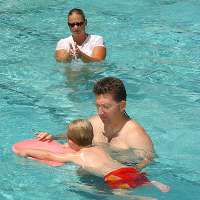 Ist ein Schwimmkurs ab 4 Jahren zu bewältigen?