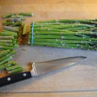Grünen Spargel kochen mit leckerer Sauce (Velouté)