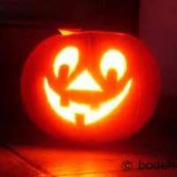 Anleitung zum Schnitzen eines Halloween Kürbis