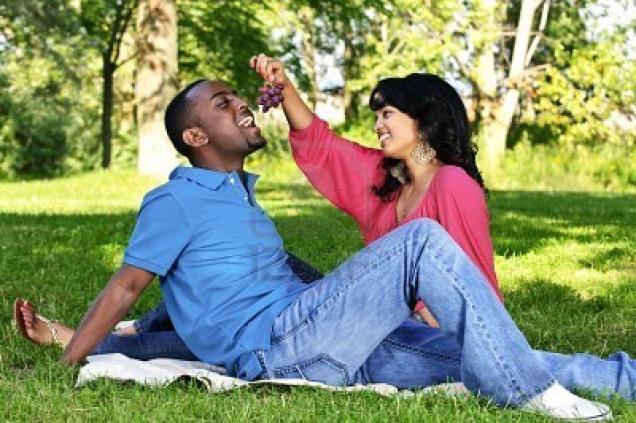 Die Picknickdecke für Verliebte - das romantische Geschenk für die Zweisamkeit