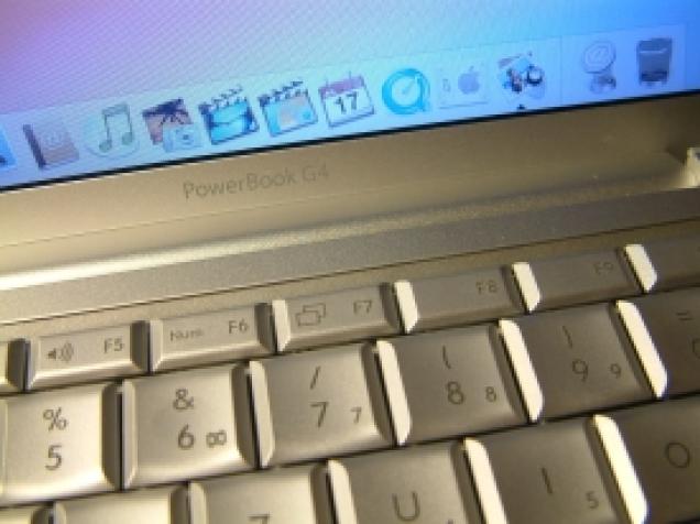 Laptop Bildschirm reinigen ohne Spezialprodukte