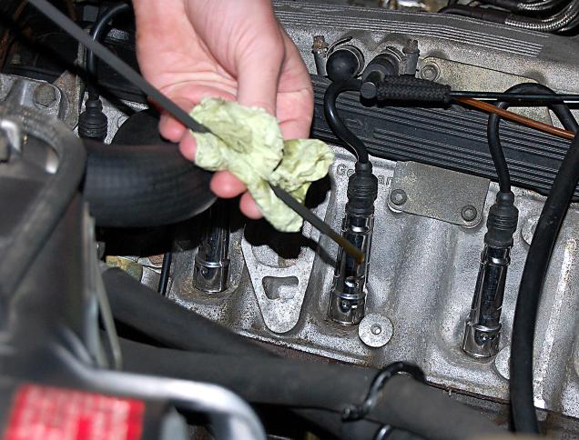 Ölstand prüfen - So messen Sie den Ölstand an Ihrem Auto