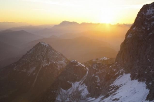 Bergwanderung mit Zelt und Splitboard