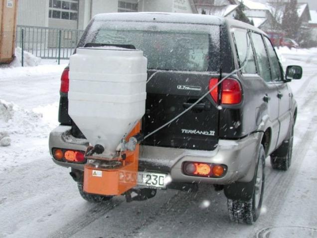 Winterdienst-Streugeräte im Überblick- Straßen und große Flächen schnell im Winter streuen